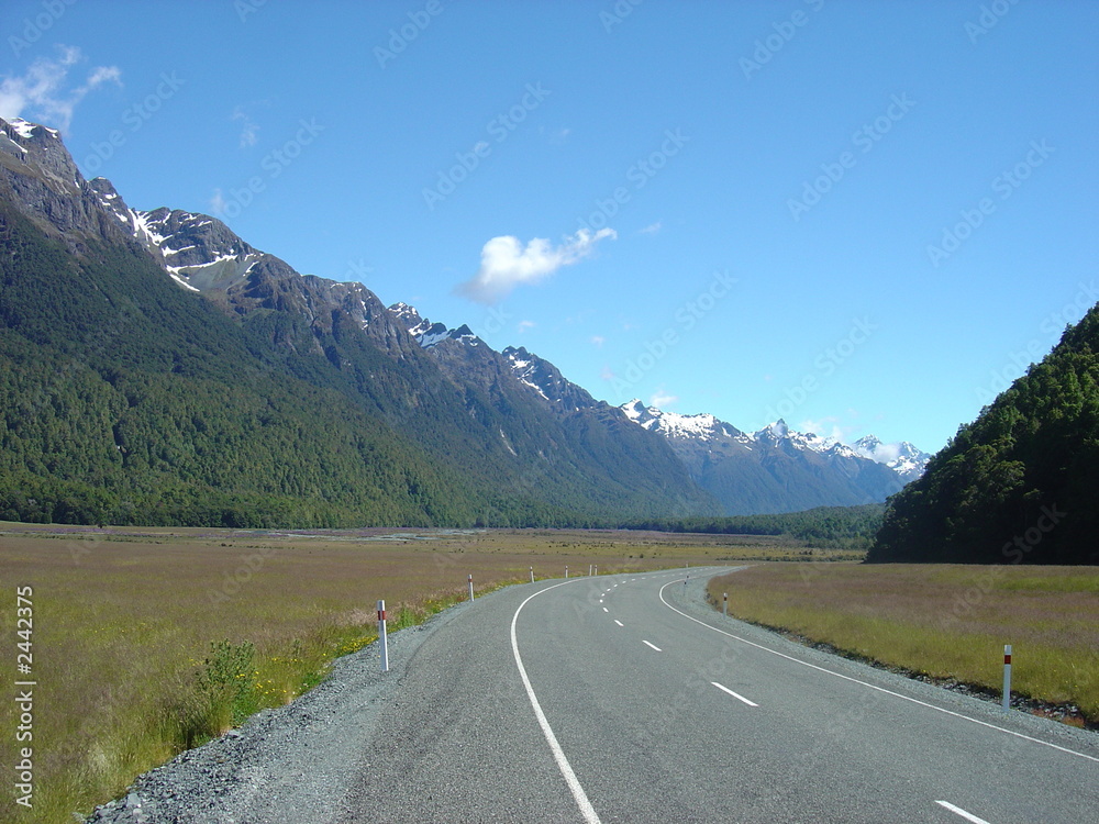 Fototapeta premium road to somewhere