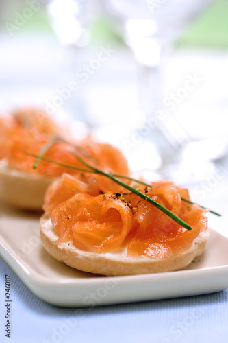 smoke salmon with cream cheese