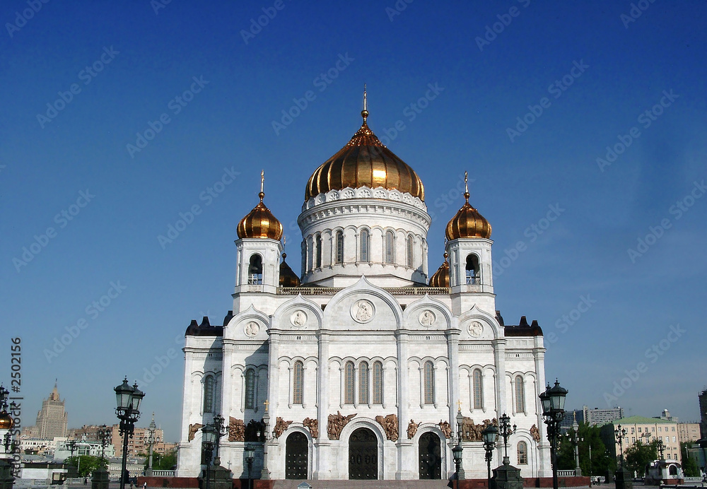 fine white church in moscow