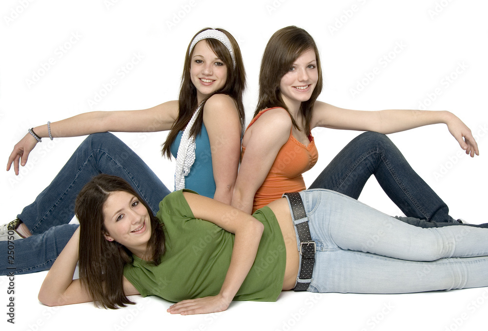 © Eric Simard - 3 teenage girls