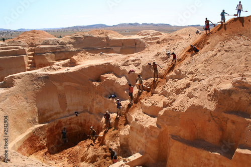 les forçats des mines de saphir
