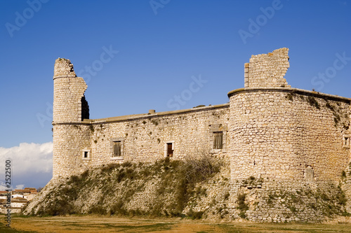 chinchon castle side photo