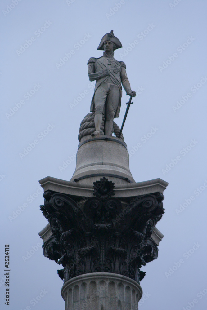 Fototapeta premium statue of admiral nelson trafalgar square