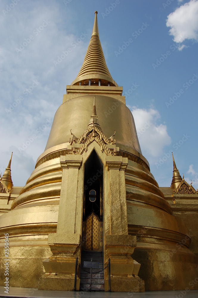 Naklejka premium temple in bangkok