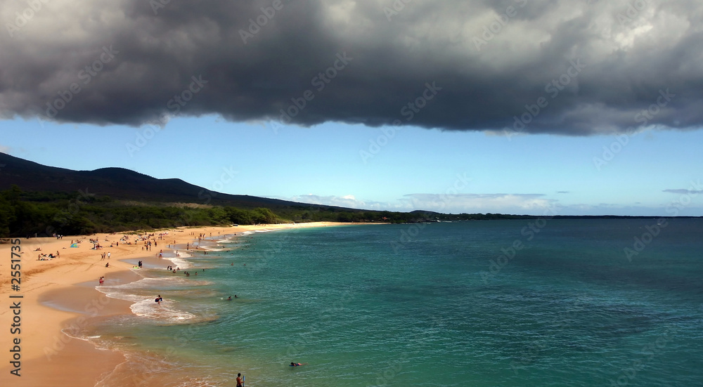 Fototapeta premium makena big beach and clouds