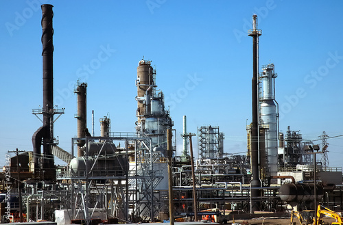gas & oil refinery