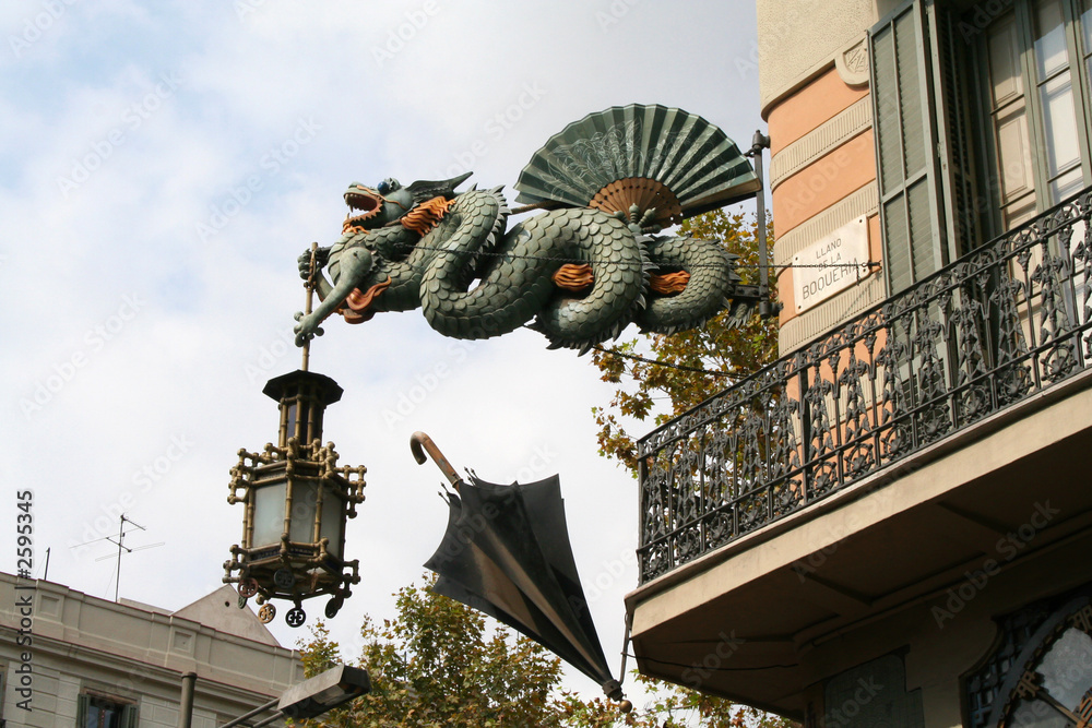 Fototapeta premium chinese dragon on ramblas street. barcelona, spain.