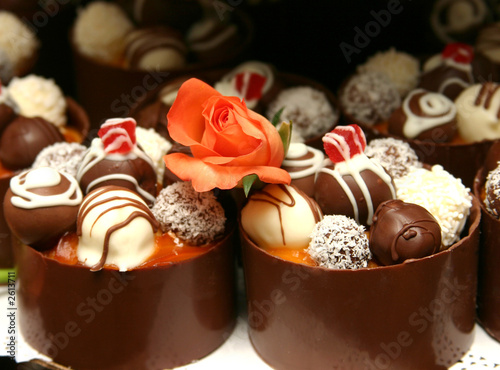 miniature wedding cakes