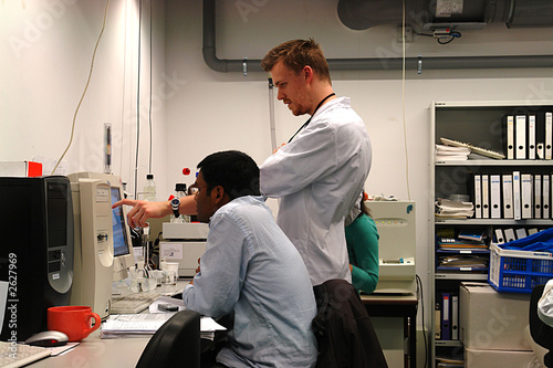 professor teaching in the laboratory
