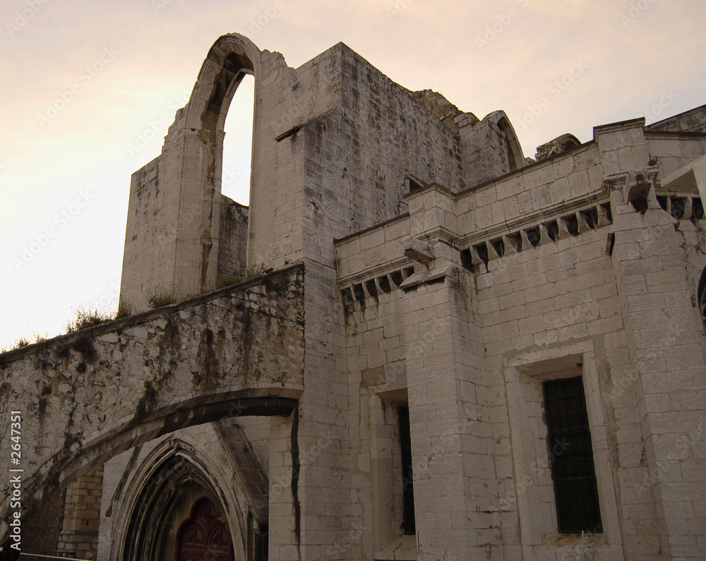 arc of the old cathedral in lisbon