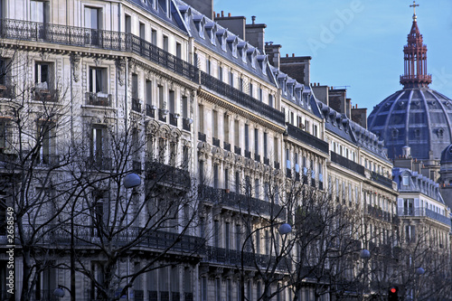 elegant parisian neighborhood