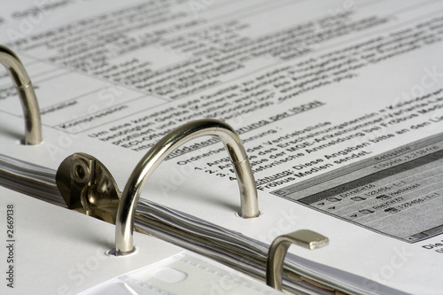 aufgeschlagner ordner