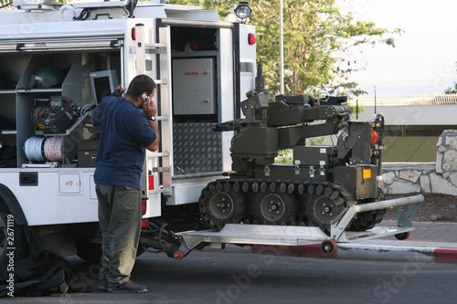 the robot-sapper in time works (2)