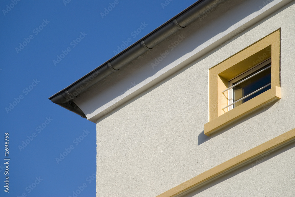 Obraz premium fenster unter dem dach