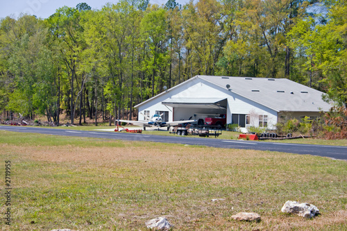 airpark hangar house photo