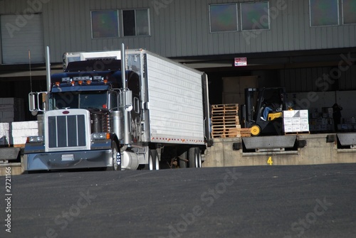 truck loading