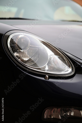 car lights © Ramon Grosso