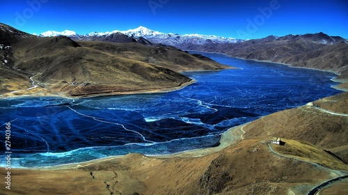 tibet - yamdrok lake photo