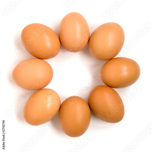 3 eggs in a circle