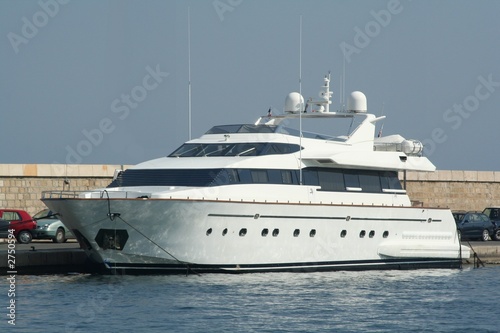 yacht de luxe © cris13