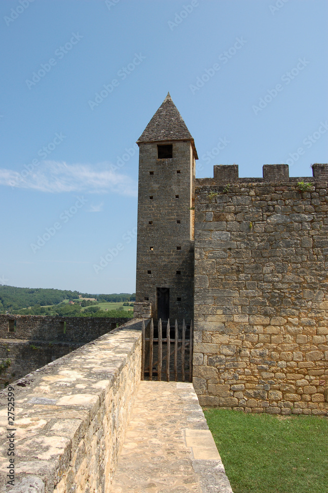 parapet of chateau de beynac