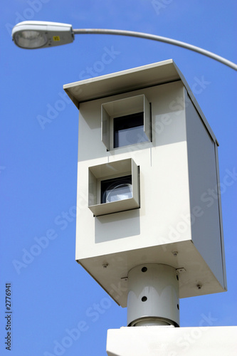 photo-enforced traffic light
