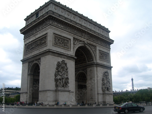 arch in paris © Davido