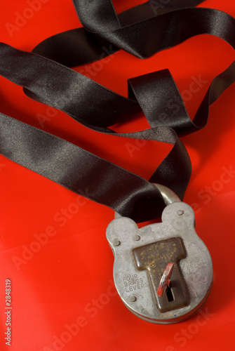 Foto padlocked silk