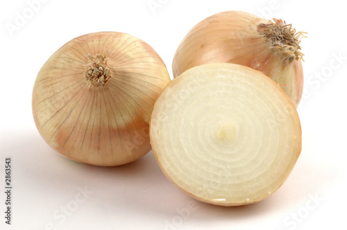 yellow onions photo
