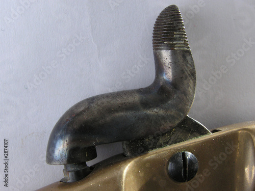 0727 - détail de pistolet ancien