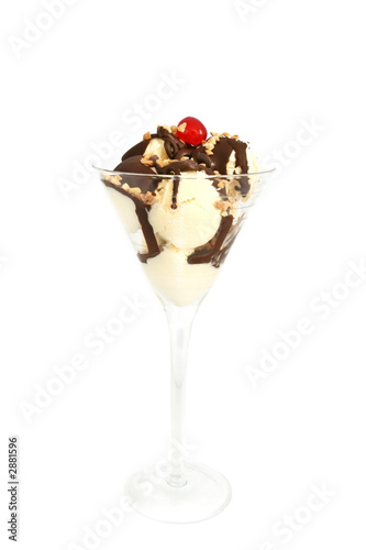 chocolate icecream sundae