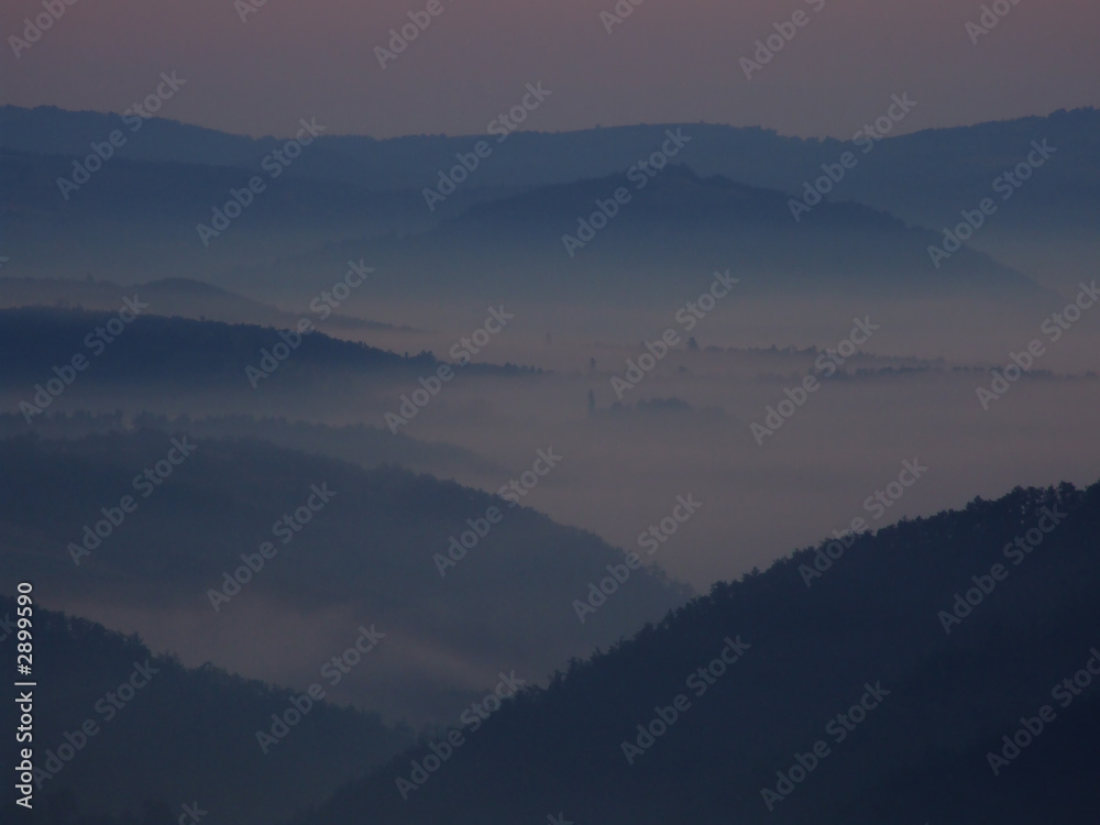 Fototapeta premium misty morning in the hills