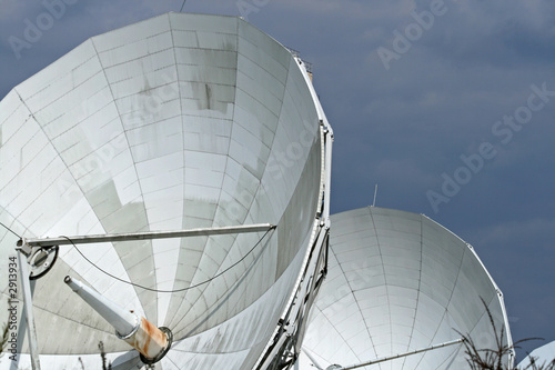 very large satelite dishes