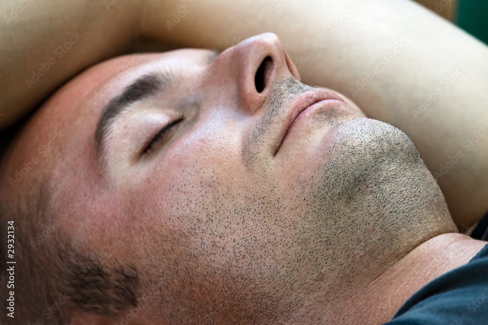 Obraz premium unshaved and sleeping