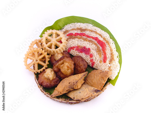 traditional sri lankan sweetmeats plate