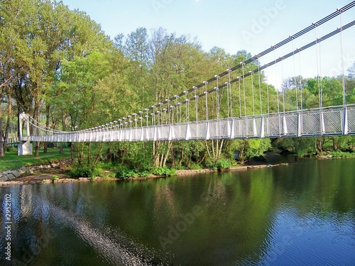 puente colgante en leiro photo