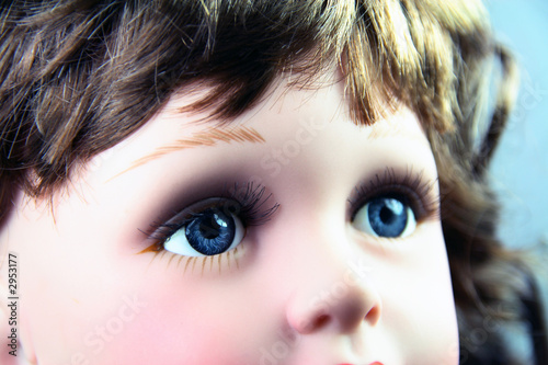 doll eye