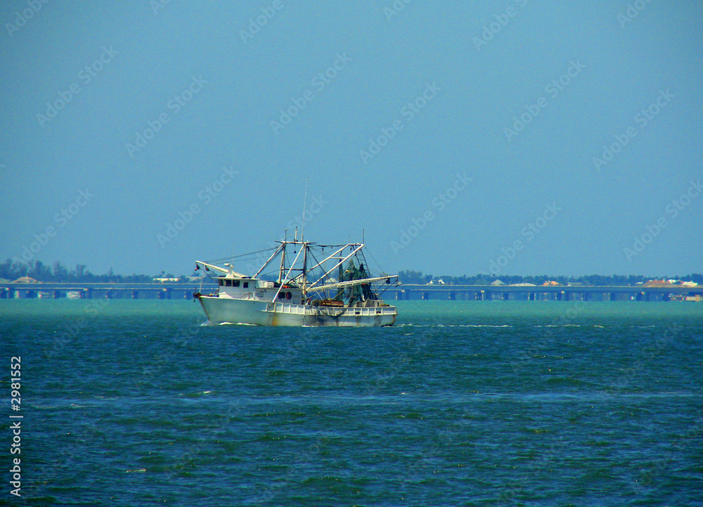 shrimp boat heading out