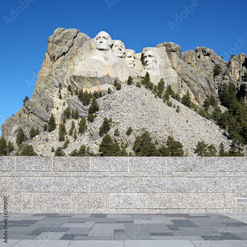 mount rushmore national memorial.