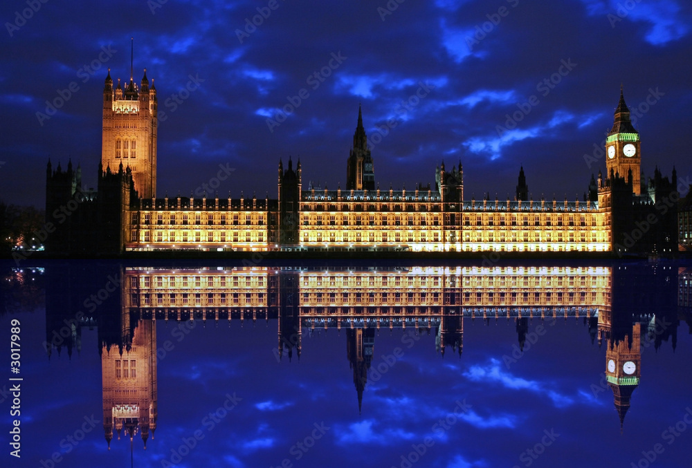 Fototapeta premium big ben and hose of parliament reflection