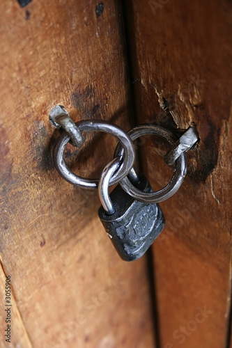 Fototapeta Naklejka Na Ścianę i Meble -  old fashioned padlock
