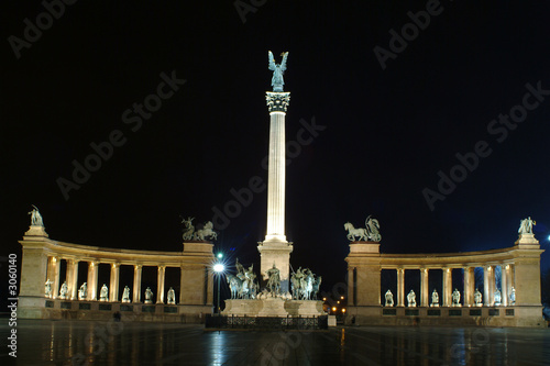 heros square