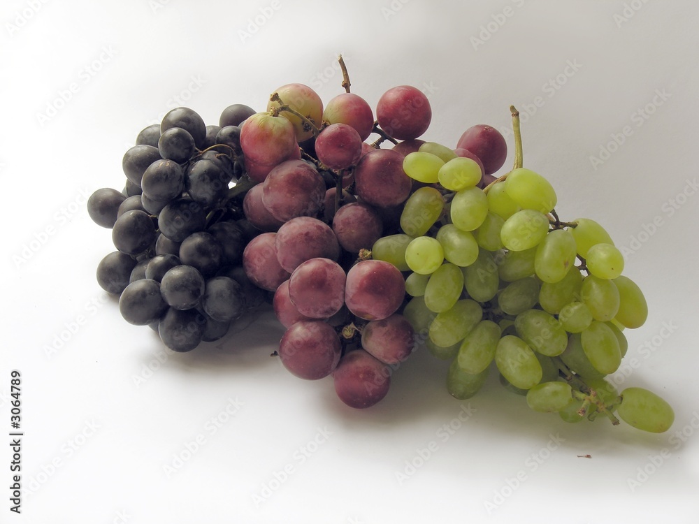 three-colours grapes