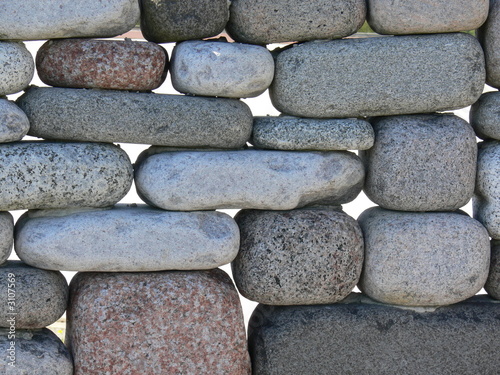 steingartenzaun