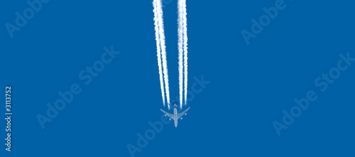 airplane contrails