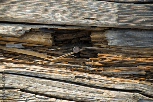 holz mit nagel