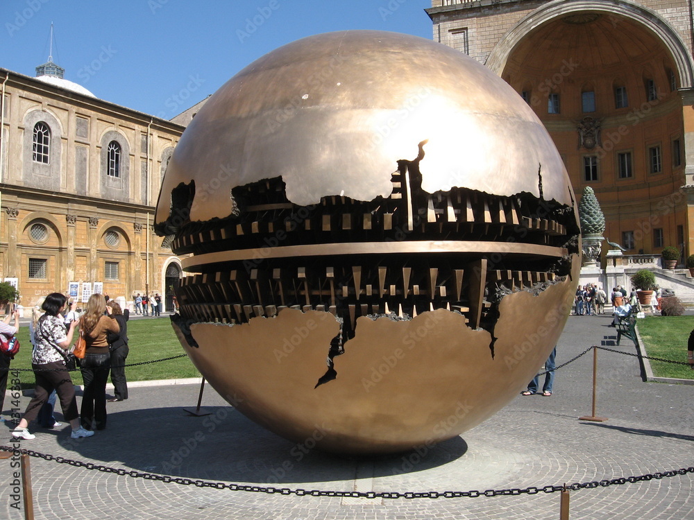 Naklejka premium rome globe sculpture