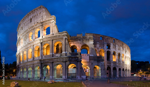 Fényképezés Colosseum of Rome at twilight