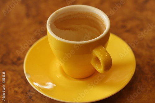 tasse jaune