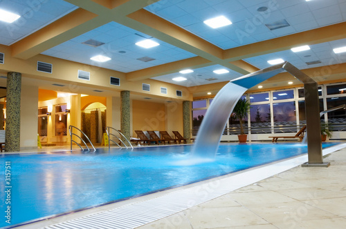 swimming pool - relaxation area
